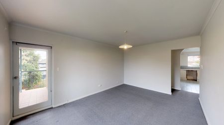 Large Apartment In A Great Location - Photo 3