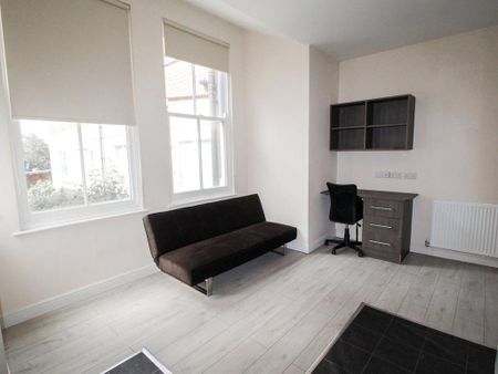 Studio to rent - Photo 4