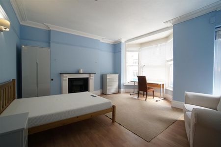 Apartment 1, 67 High Street - Photo 2