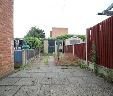 2 bedroom maisonette to rent - Photo 2