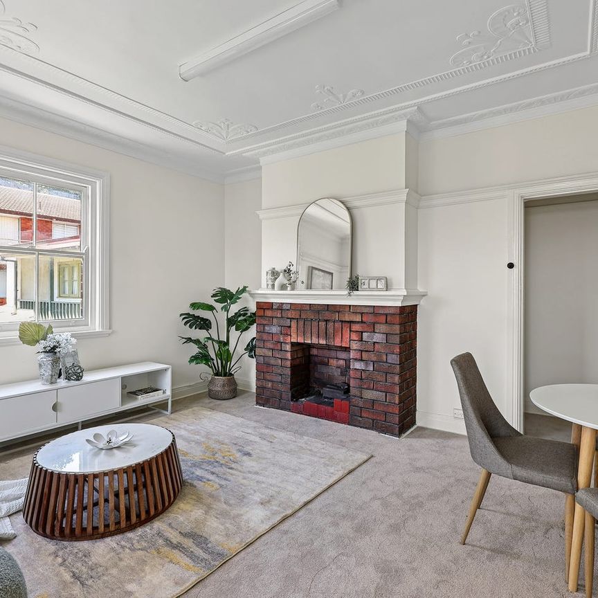 Renovated One Bedroom + Study In A Prime Position - Photo 1