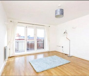 2 bedroom apartment to rent Blake House, Gunwharf Quays, PO1 - Photo 2