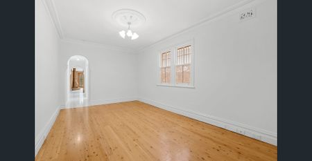 Three Bedroom Semi Detached Terrace! - Photo 3