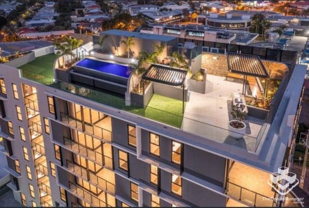 Large 2 Bedroom Apartments with Uninterrupted City Views - Photo 1