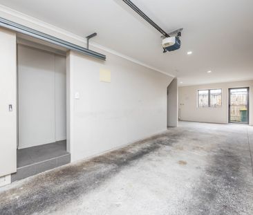 Beautiful Townhouse in Papatoetoe - Photo 5