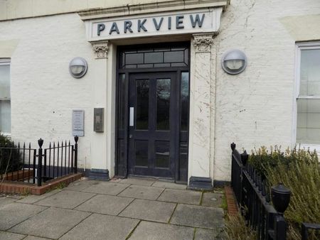 Flat to rent on - Photo 4