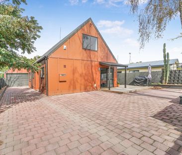 Located in the heart of Fairfield on Claude Street, this spacious f... - Photo 3