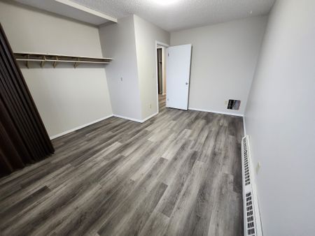 1 Bedroom Unit In The Heart Of Downtown!! - Photo 4