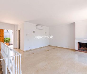Townhouse in Aloha - Photo 6