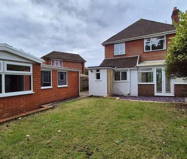 3 bedroom detached house to rent - Photo 5