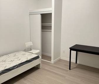 $1,200 1B+1B for rent in Kensington Market (Toronto) - Photo 1