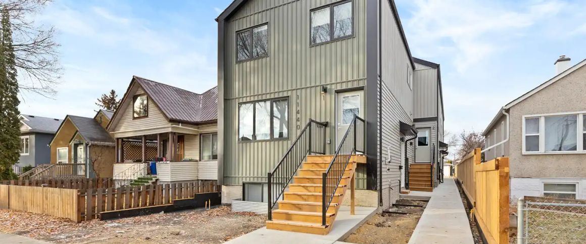 Stunning NEW 3 Bed / 2.5 Bath | A/C | Parking | Near Downtown — 3 Bedrooms Townhouse - Photo 1