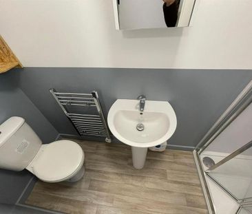 1 bedroom in a house share to rent - Photo 5