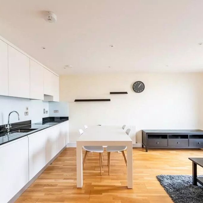 2 Bed Flat, Slate House, E14 - Photo 1