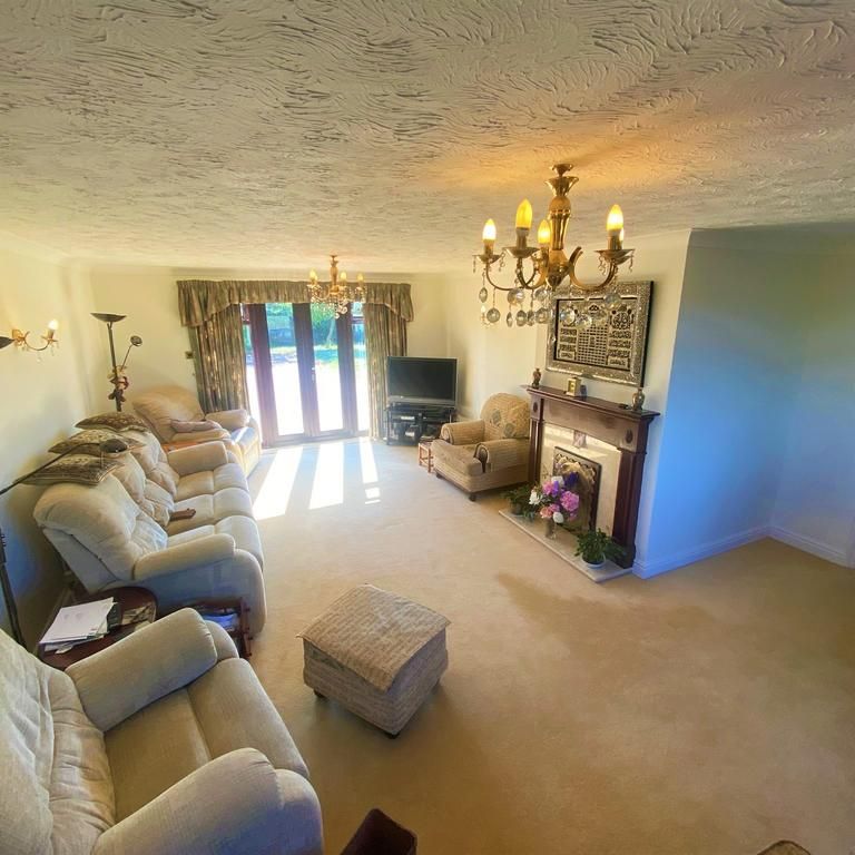 4 bedroom detached house to rent - Photo 1
