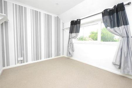 2 bedroom semi-detached house to rent - Photo 3