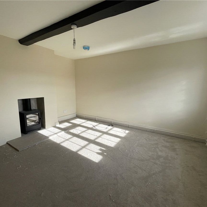 A charming, chalkstone cottage in the quiet village of Wintringham in close proximity to Malton, Scarborough and York. Middle Cottage benefits from a good sized rear garden and off street parking. Min 12 months tenancy. - Photo 1