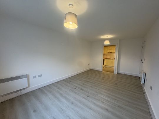 Coxhill Way, Aylesbury - Photo 1