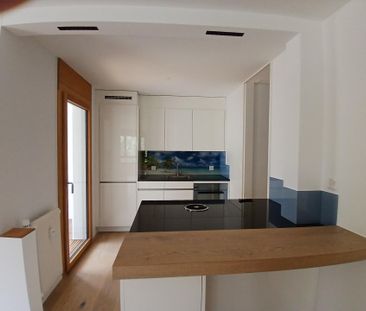 Oberste, modernisierte neuwertige 4-Zi-Wohnung mit verglastem Balkon - Photo 5