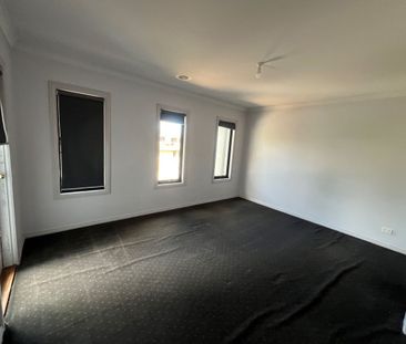 Spendid 3Br Townhouse in Sunshine West! - Photo 5