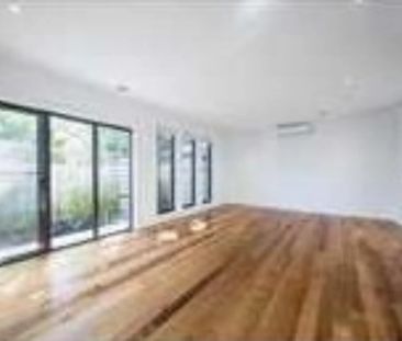 LOW MAINTENANCE - PERFECT LOCATION! - Photo 5