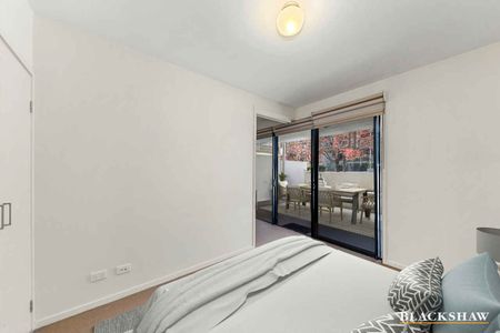 Stylish One-Bedroom Courtyard Haven in Kingston - Photo 5