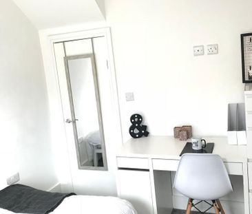 1 bedroom in a house share to rent - Photo 1