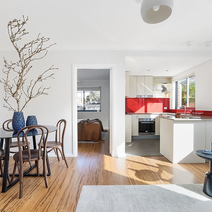 Semi furnished one-bedroom in superior location - Photo 1