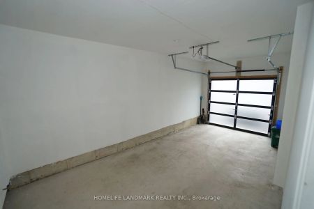 Condo Townhouse For Lease | N9246880 - Photo 4