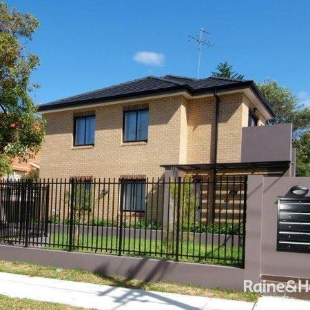 SPACIOUS STUDIO APARTMENT IN GREAT LOCATION! - Photo 4