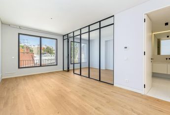 1 Bedroom Apartment with a view, Largo do Rato, Lisboa