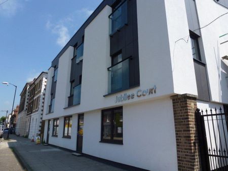 1 bedroom flat to rent - Photo 4