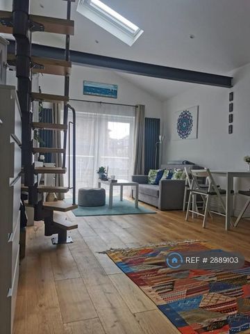Studio to rent - Photo 2