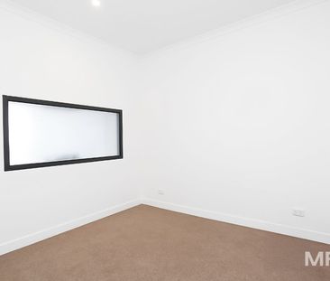 Modern and convenient living in Brunswick West - Photo 3