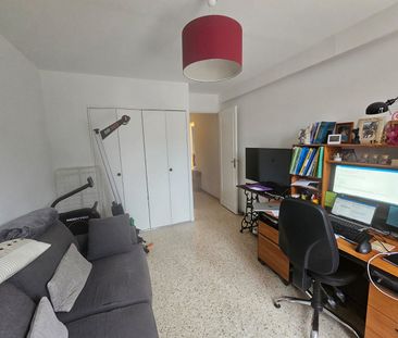 Location Appartement 3 pièces 74m² - Photo 4