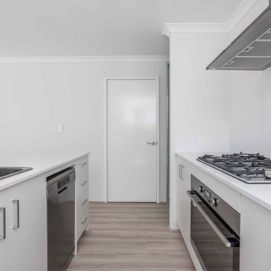 Brand new home awaiting it's family - Photo 1