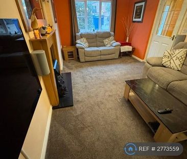 1 bedroom in a house share to rent - Photo 2