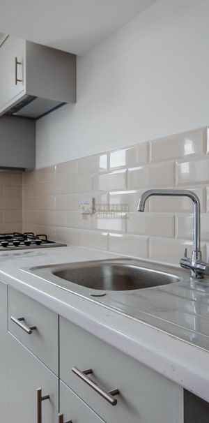 Flat 3,130 Cape Hill - Photo 1