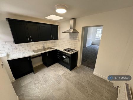 2 bedroom terraced house to rent - Photo 5