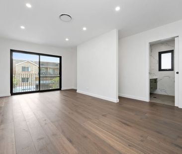 Brand New 3 Bedroom Duplex in Prime Botany Location - Photo 6