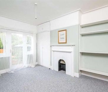 Earls Hall Avenue, Earls Hall Estate, Essex, SS2 - Photo 4