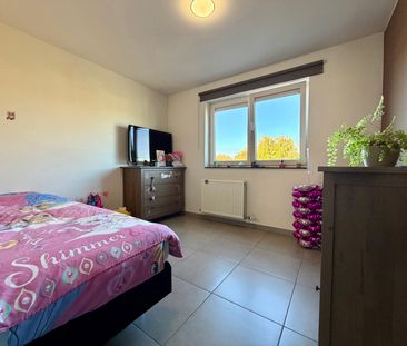 Zeer knap, ruim appartement met 2 slpks en garage - Photo 4