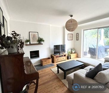 1 bedroom in a house share to rent - Photo 3