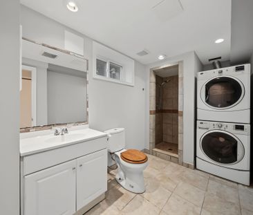 For Lease - 166 Collings Avenue, Bradford West Gwillimbury, Ontario - Photo 2