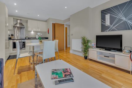 1 Bed Flat, Cobalt Point, E14 - Photo 4