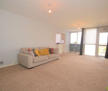 Kenilworth Court, Styvechale, Coventry, West Midlands, CV3 6HZ - Photo 3