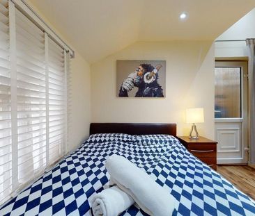 Studio to rent - Photo 3