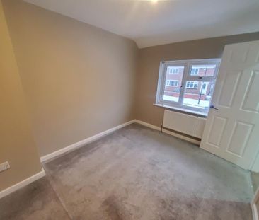 2 bedroom semi-detached house to rent - Photo 5