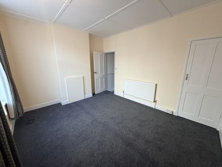 Norwich Road, Lowestoft - Photo 2