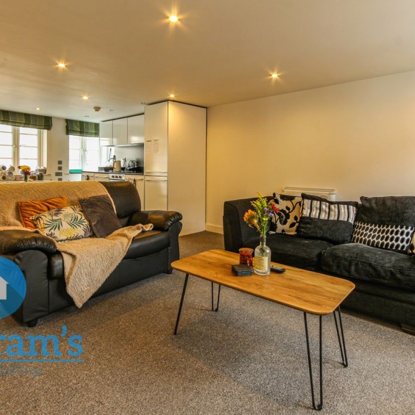 3 bed Apartment for Rent - Photo 1